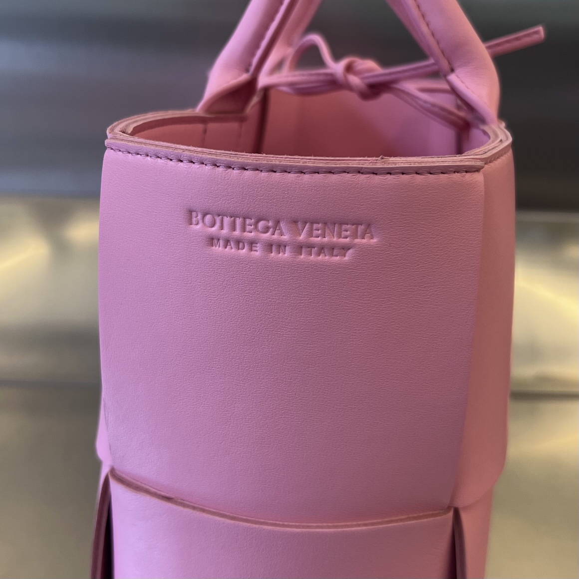 Small Arco Intreccio Leather Tote Bag Pink